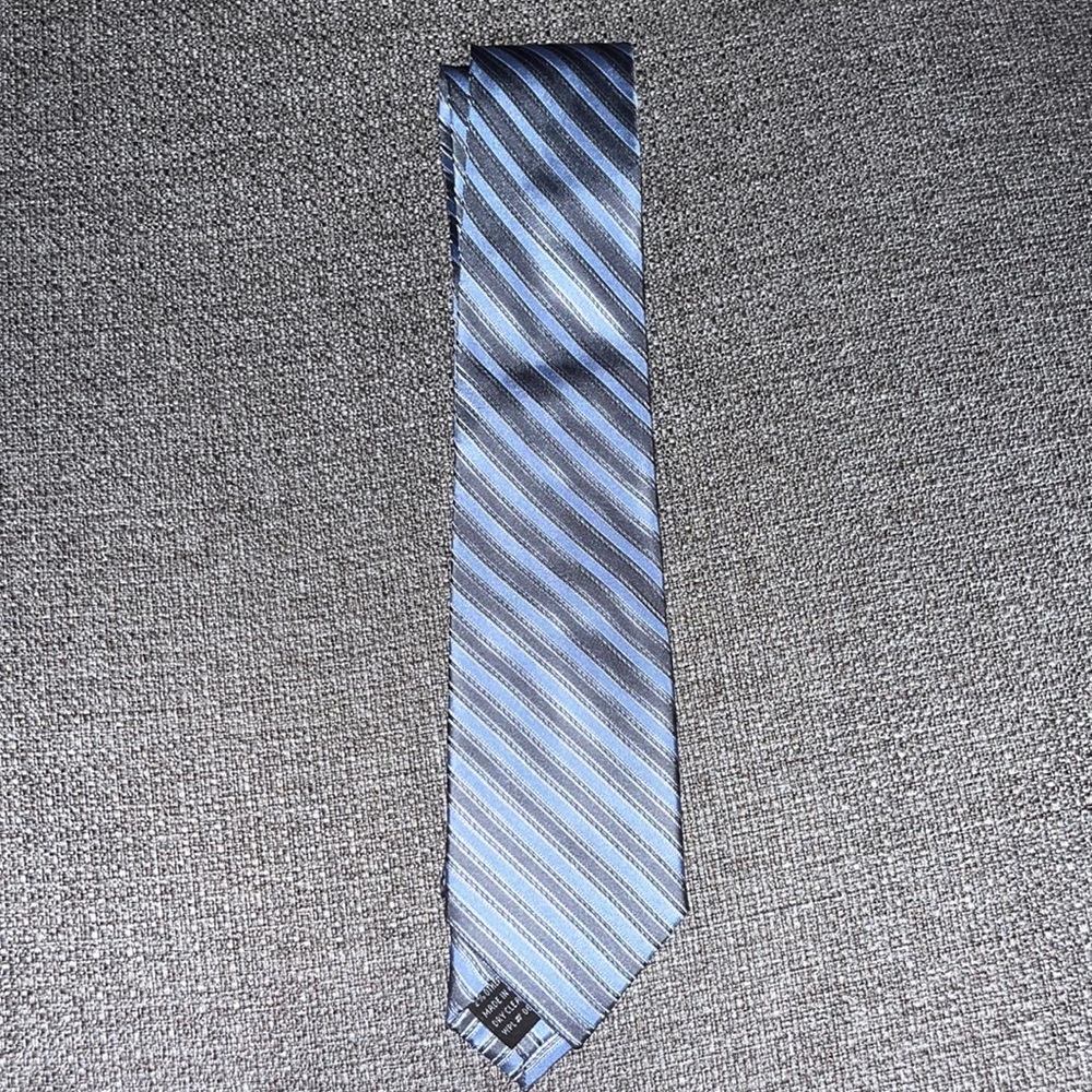 Calvin Klein Boy/Young Men’s Tie - 50 Inch Length